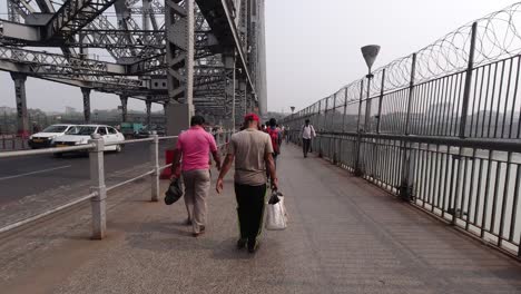 El-Puente-Howrah-Es-Uno-De-Los-Puentes-Voladizos-Más-Grandes-Del-Mundo.