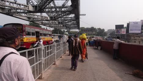 Howrah-bridge-is-one-of-the-biggest-cantilever-bridge-in-the-world