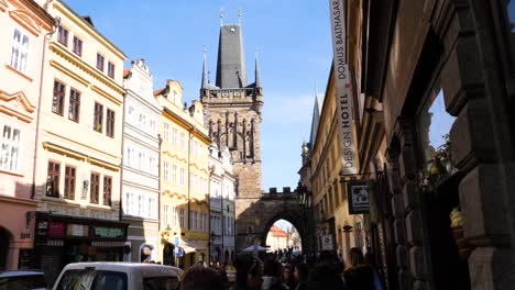 Torre-Del-Puente-De-La-Ciudad-Menor,-Puente-De-Carlos,-Praga,-República-Checa