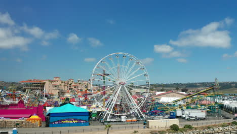 Sobrevuelo-De-La-Feria-Del-Condado-De-San-Diego-En-Del-Mar