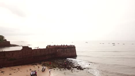 Drohnenaufnahmen-Der-Festung-Sinquerim-In-Goa,-Indien