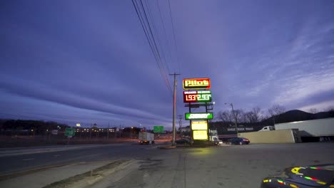 Gasolinera-Piloto-Firmar-En-La-Luz-Del-Amanecer