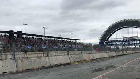 Vista-Desde-Los-Boxes-De-Una-Carrera-De-Nascar-En-Guadalajara,-México