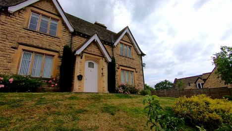 Cotswold-Polizeihaus-Aus-Traditionellem-Lokalem-Stein