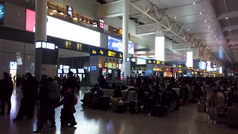 Estación-De-Tren-De-Shanghai-Hongqiao-Antes-De-La-Fiebre-Del-Festival-De-Primavera