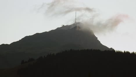 Sunset-Mood-on-the-Kitzbühler-Horn-in-Autum-filmed-from-Fieberbrunn