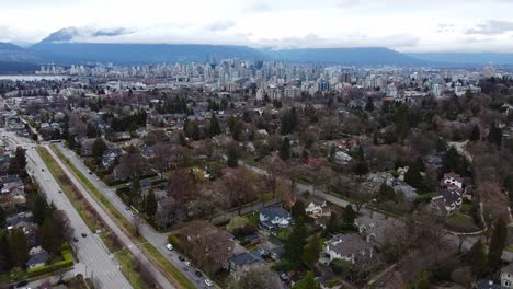 Antena-Del-Centro-De-Vancouver-Con-Barrios-De-Madroño-En-Primer-Plano.