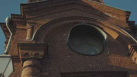 Up-Pan-of-Uspenski-cathedral-in-Helsinki