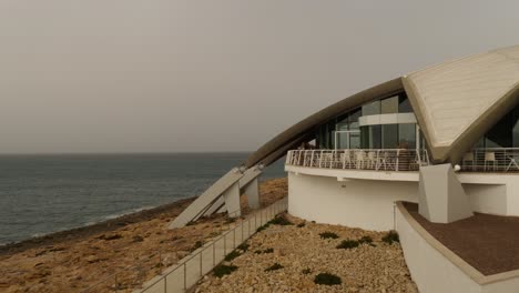 Teilansicht-Des-Nationalaquariums-Und-Der-Küste