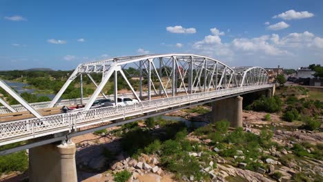 Estas-Son-Imágenes-Aéreas-Editoriales-Del-Puente-Roy-B-Inks-En-Llano,-Texas.