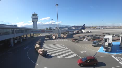 Transporte-De-Equipaje-En-El-Aeropuerto-Internacional-De-Sofía.