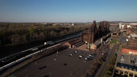 Eine-Luftaufnahme-Der-Stahlstapel-Von-Bethlehem-In-Pennsylvania-An-Einem-Sonnigen-Tag