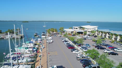 Dunedin-Marina-and-pier-with-shops-and-restaurants