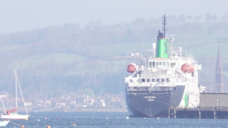 Das-Königliche-Postschiff-RMS-Helena-Legte-In-Largs-In-Schottland-An