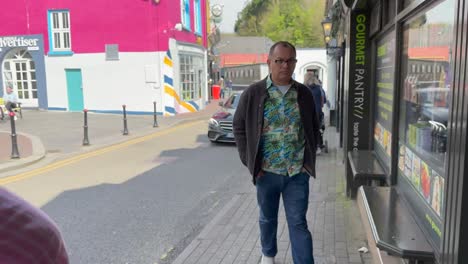 Sunny-day-and-people-on-the-street-of-Kinsale-Ireland