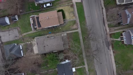 Vista-Aérea-De-Arriba-Hacia-Abajo-Del-Barrio-Pobre-De-Michigan,-Detroit