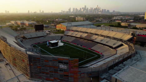 Vista-Aérea-Alrededor-Del-Estadio-Tdecu,-En-La-Universidad-De-Houston,-Hora-Dorada-En-Texas,-Estados-Unidos