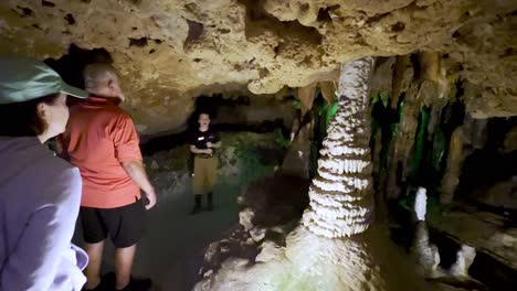 Tourist-Im-Florida-Caverns-State-Park