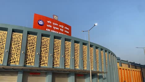 Wide-View-of-Metro-station-Kavi-Subhash-in-Kolkata,-India