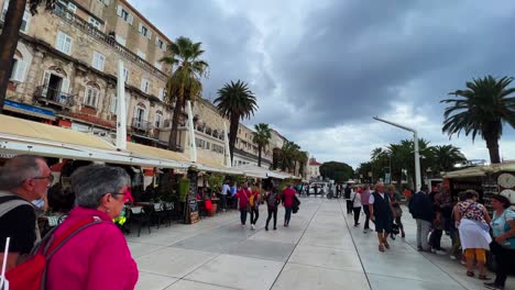 Blick-Auf-Die-Hauptstraße-In-Split,-Kroatien