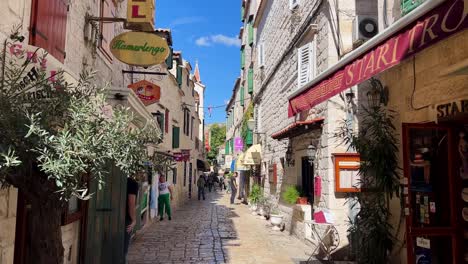 Hauptstraße-Der-Stadt-Trogir-In-Der-Nähe-Des-Hafens