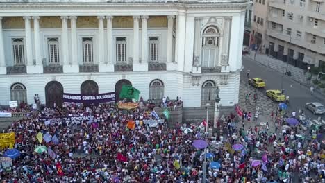 Manifestantes-Contra-Bolsonaro-En-El-Centro-De-Río-De-Janeiro,-Brasil.