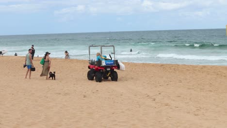 Rettungsschwimmer-Australien-Strand-Meer-Schwimmen-Beobachten