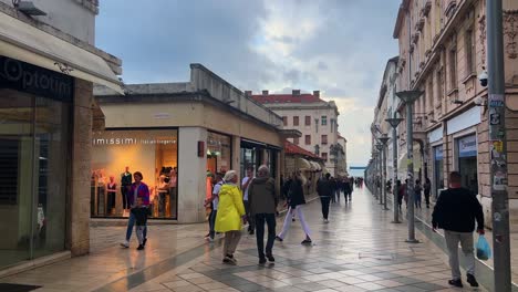 Stadtzentrum-Von-Coratia-Während-Des-Sommertages