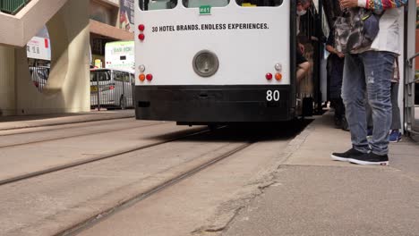 Tram-in-Hong-Kong-island