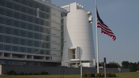 Central-Islip-New-York-Federal-Courthouse-Exterior-Static-Shot-Of-Entrance-and-Flag