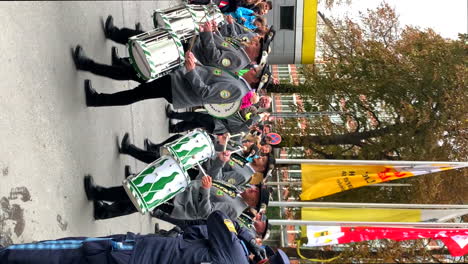 Traditional-parade-of-the-innkeepers,-first-day-of-the-Oktoberfest-in-Munich,-Germany