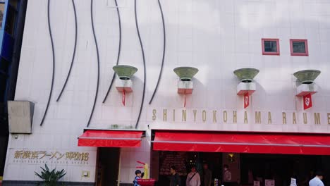 Wide-Panning-Shot-of-Ramen-Building