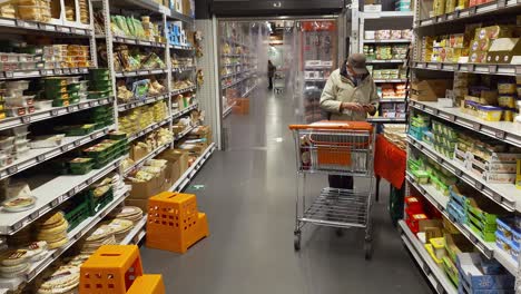 Sección-De-Almacenamiento-En-Frío-En-El-Supermercado-Colruyt