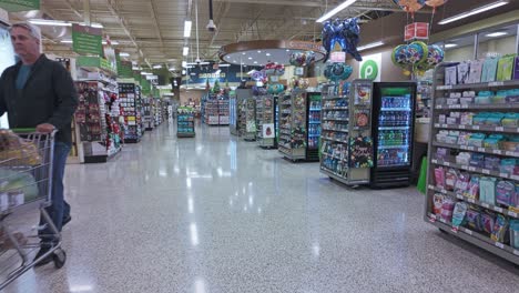 Pov-Shot-Camina-Dentro-Del-Supermercado-Publix-En-La-Ciudad-De-Atlanta---Supermercado-De-Alimentos-En-Estados-Unidos