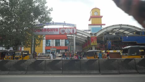 Vista-De-La-Calle-De-La-Estación-De-Tren-De-Coimbatore