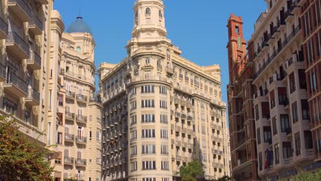 Architekturen-An-Der-Plaza-Del-Ayuntamiento-–-Modernisme-Plaza-Des-Rathauses-Von-Valencia-In-Spanien