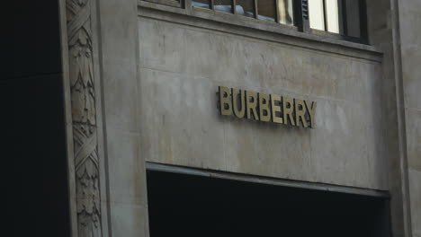 Extreme-Nahaufnahme-Des-Burberry-Hauptquartiers-In-London