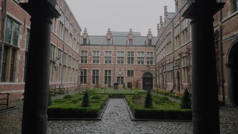 Cobblestone-Courtyard-Garden,-Museum-Plantin-Moretus-Printing-Museum