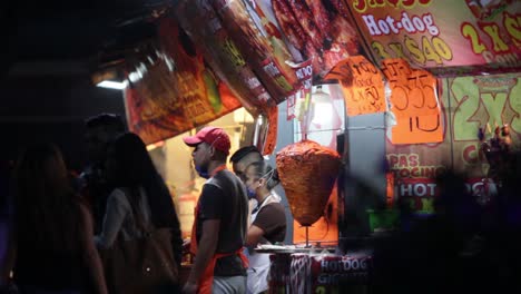 Tacos-Al-Pastor-Ist-Eines-Der-Beliebtesten-Fastfood-Restaurants-In-Mexiko-Am-Abend