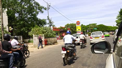 Riding-in-a-taxi-through-the-streets-of-Bangalore,-India