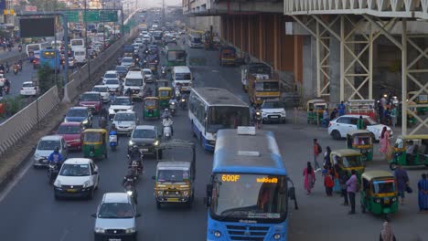 Heavy-traffic-congestion-during-rush-hour,-traffic-jams-at-Hosur-Road-in-the-evening,-Bengaluru,-India