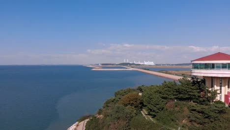 Seitliche-Sichtbarmachung-Des-Aussichtsturms-An-Der-Küste