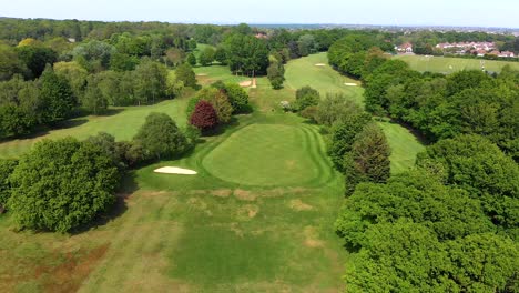 Ein-Luftkran-Schoss-über-Den-Englischen-Golfplatz-In-Kent