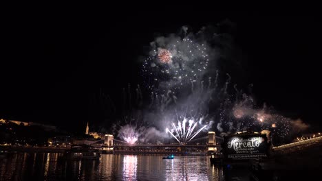 Symmetric-firework-explosion-in-Budapest-evening-on-St-Stephen's-day