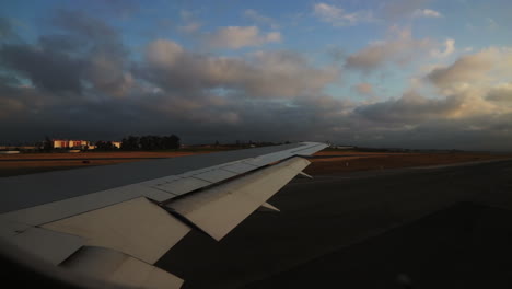 Plane-preparing-to-take-off-in-the-morning