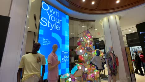 Mannequins-Dressed-In-Men-Male-Summer-Casual-Clothes-Inside-Macy's-Department-Store-In-New-York