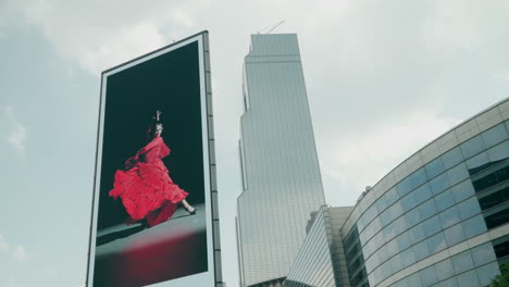 World-Trade-Center-Tower-And-Digital-Billboard-At-Gangnam-District-In-Seoul,-South-Korea