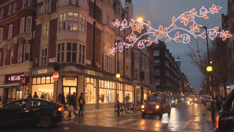 El-Marylebone-Bellamente-Decorado-E-Iluminado-Sobre-La-Calle.