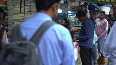 College-Street-Es-Uno-De-Los-Mercados-De-Venta-De-Libros-Más-Grandes-De-Asia.