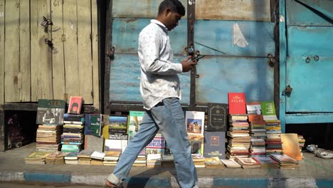 Old-books-are-being-sold-on-the-pavements-in-the-streets-of-Calcutta